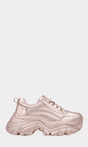 LISETTE TENIS CON PLATAFORMA DE SUELA DENTADA PARA USAR CON PANTALON DE MEZCLILLA Y AGUJETA AJUSTABLE ARRIBA DEL EMPEINE 