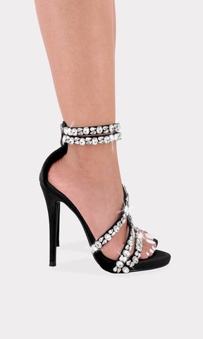 LUXURY TACONES DE AGUJA CONFECCIONADOS EN SATIN COLOR NEGRO CON PEDRERIA PLATA EN STRAPS AL FRENTE Y DOBLE PULSERA TOBILLERA PARA MAYOR AJUSTE