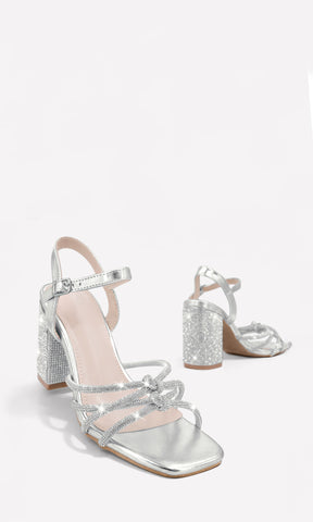 LYSA ZAPATILLAS PLATEADAS DE CUERO SINTETICO METALICO CON BRILLOS EN TACON CUADRADO DE 8 CM Y HEBILLA DORADA EN PULSERA TOBILLERA PARA MUJER 