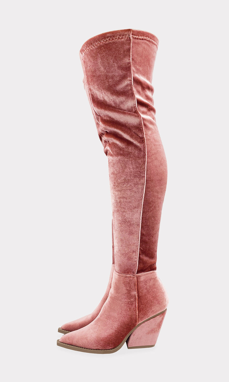 MADDISON BOTAS BLUSH ARRIBA DE LA RODILLA PARA COMBINAR CON VESTIDO CORTO TIE DYE Y VERSE CHIC EN DATES CASUALES CON AMIGOS