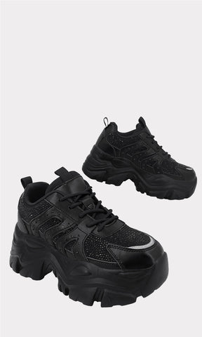 MAEVE TENIS DE PLATAFORMA NEGROS CON AGUJETA AJUSTABLE CONFECCIONADOS EN VINIPIEL CON TACON DE 4.5 CM PARA USAR EN LA UNIVERSIDAD