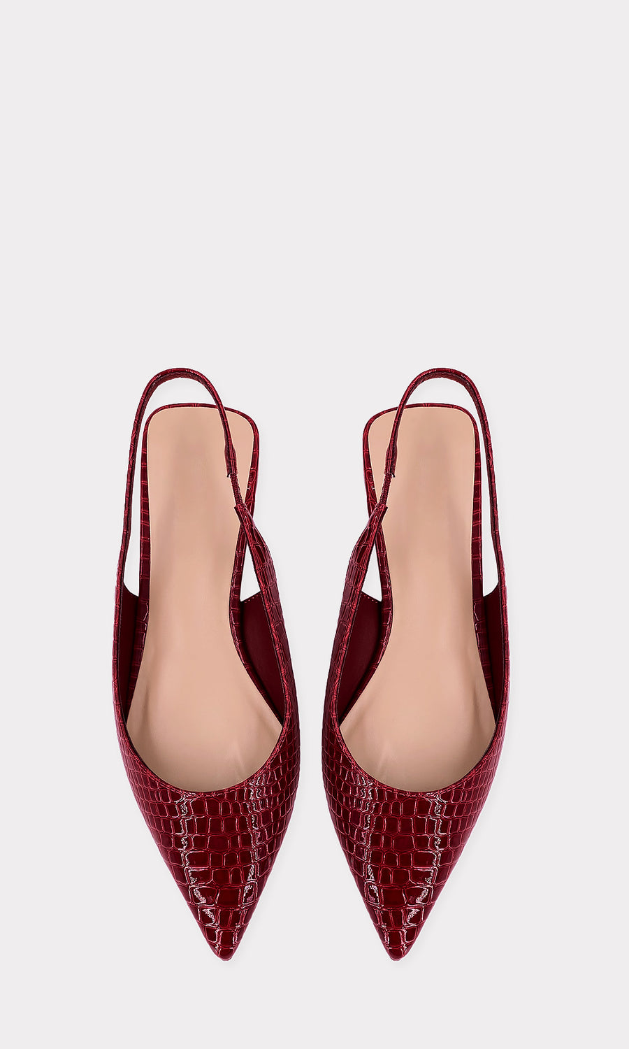 MARIANNE COMO COMBINAR ZAPATILLAS ROJAS DE PISO A JUEGO CON VESTIDO LARGO CONFECCIONADO EN SATIN NEGRO Y PULSERAS TOBILLERAS