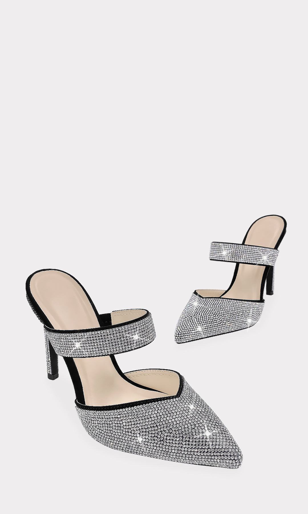 MARLENE MULES NEGRAS DE PUNTA CERRADA POINTY CUBIERTAS DE BRILLOS PLATA CON STRAP EN EMPEINE Y TACON DELGADO DE 10.5 CM PARA USAR EN SALON