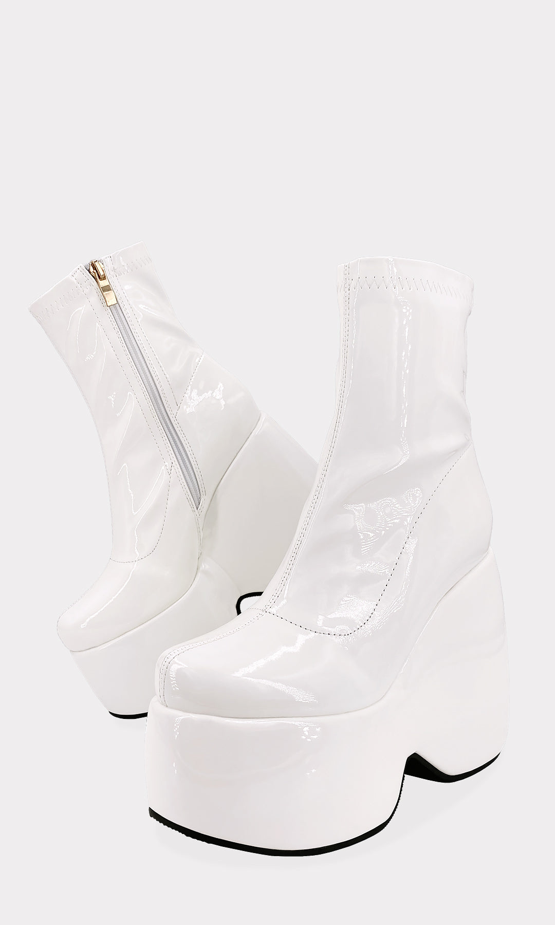 MAXINNE PLATFORM BOOTS DE CHAROL COLOR BLANCO CON CIERRE AL COSTADO Y PLATAFORMA REDONDA DE 6.5 CM 