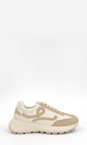 MELINE TENIS ESTILO RETRO CON AGUJETAS CRUZADAS AL FRENTE Y SUELA DENTADA PARA MUJER