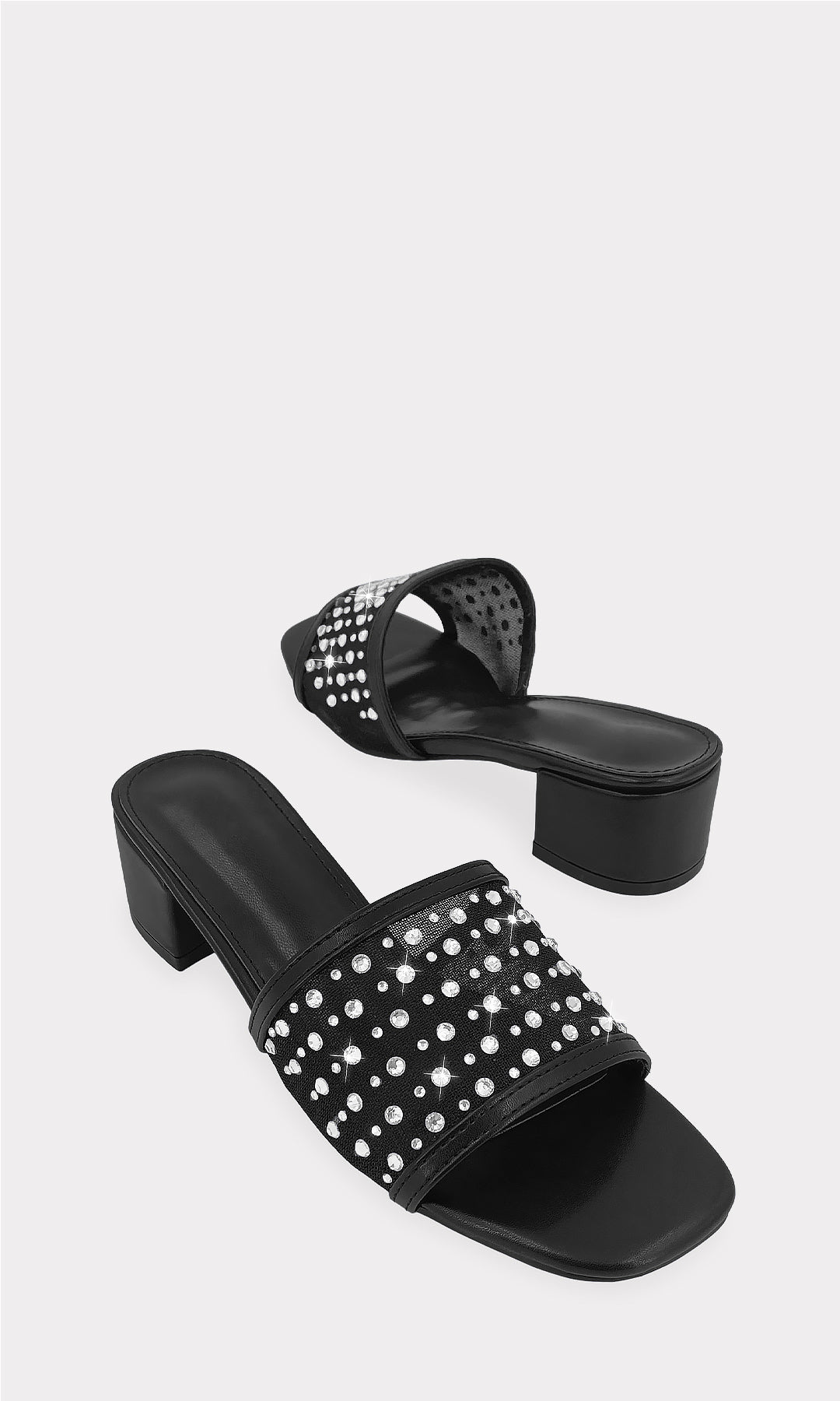 MEREDITH SANDALIAS NEGRAS DE PUNTA CUADRADA ABIERTA CON ACABADO DE CUERO SINTETICO Y STRAP ANCHO DE MESH ARRIBA DE LOS DEDOS PARA MUJER