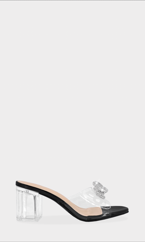 MILDRED ZAPATILLAS ABIERTAS CON DISEÑO DE METER DE CINTA ANCHA ARRIBA DE LOS DEDOS CON TERMINACION ALMENDRADA Y TACON CUADRADO 
