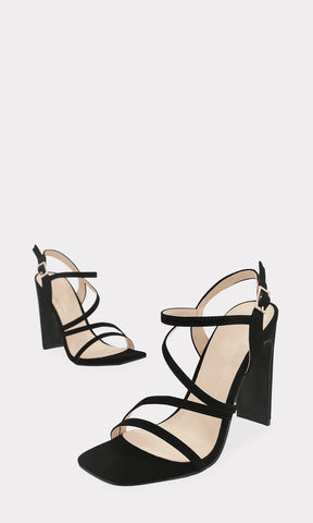 MINERVA ZAPATILLAS NEGRAS CON HEBILLA METALICA EN CINTA TALONERA HECHAS EN NUBOCK DE TERMINACION POINTY Y DOBLE STRAPS DELGADO SOBRE LOS DEDOS 