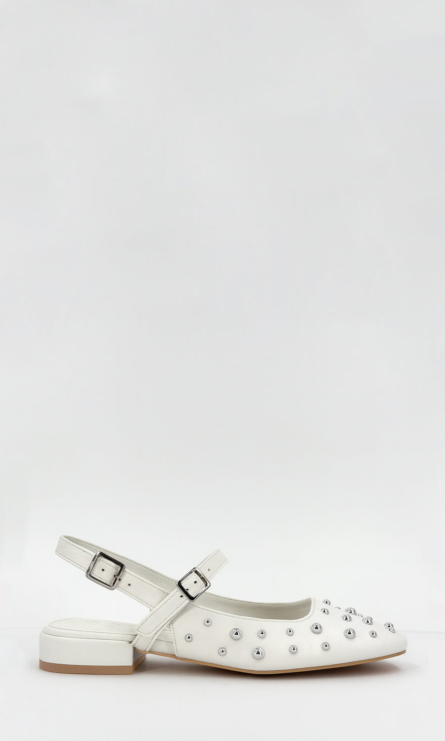 MINETTE COMO COMBINAR VESTIDO LARGO DE RAYAS BLANCAS CON NEGRAS Y ZAPATOS SLINGBACK DE TACON BAJO PARA LUCIR FASHION