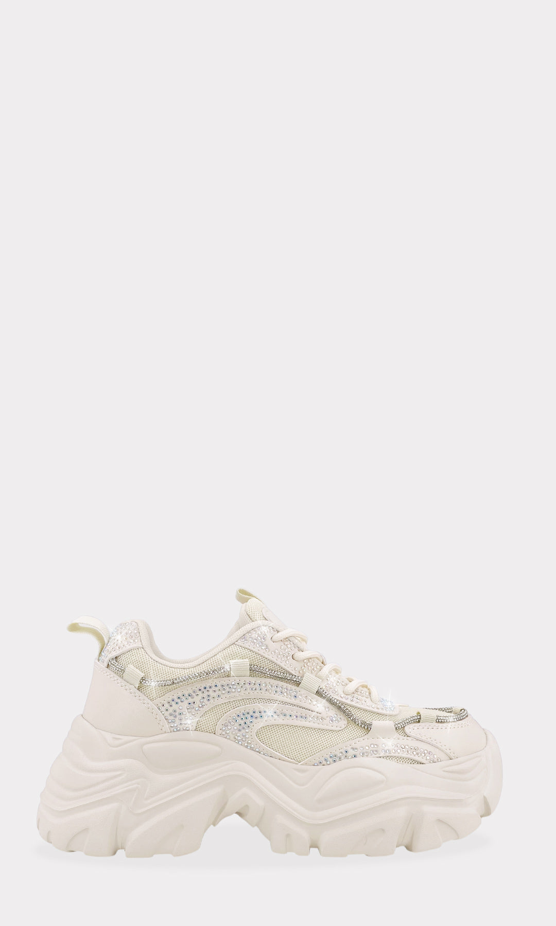 MOLLY PLATFORM SNEAKERS NUDE CON AGUJETAS CRUZADAS AL FRENTE DEL MISMO TONO Y DETALLE DE CINTA CON BRILLOS ALREDEDOR