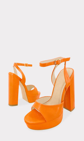 MUSA HEELS DE MODA HECHOS DE VINIPIEL COLOR NARANJA CON PLATAFORMA DE 3 CM Y STRAP ARRIBA DE LOS DEDOS 