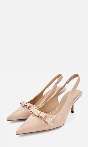 NANCY ZAPATILLAS COLOR NUDE CHAROL DE PUNTA CERRADA CON MOÑO AL FRENTE Y CINTA DELGADA EN TALON DESCUBIERTO CON TACON DE AGUJA 7 CM 