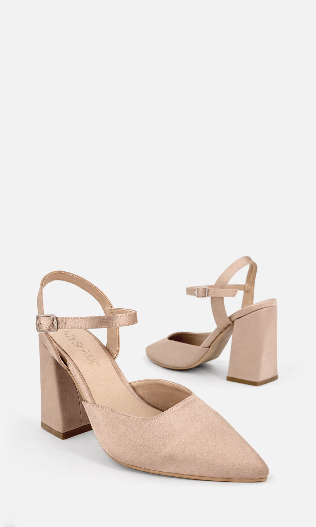 NINNA ZAPATILLAS COLOR NUDE DE PUNTA CERRADA CON TERMINACION POINTY CONFECCIONADAS SATIN EN Y TACON GRUESO DE 9 CM PARA USAR EN OFICINA