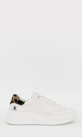 NOVILLE TENIS DE PLATAFORMA EN TENDENCIA CON PUNTA REDONDA Y AGUJETAS AJUSTABLES AL FRENTE