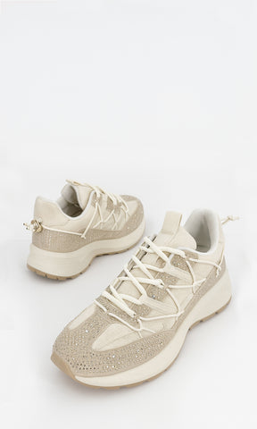 PRIME TENIS DE PUNTA REDONDA COLOR NUDE ESTILO DEPORTIVO PARA MUJER CON DETALLES DE BRILLOS A LOS COSTADOS Y TACON DE 4.5 CM CON AGUJETAS AJUSTABLES