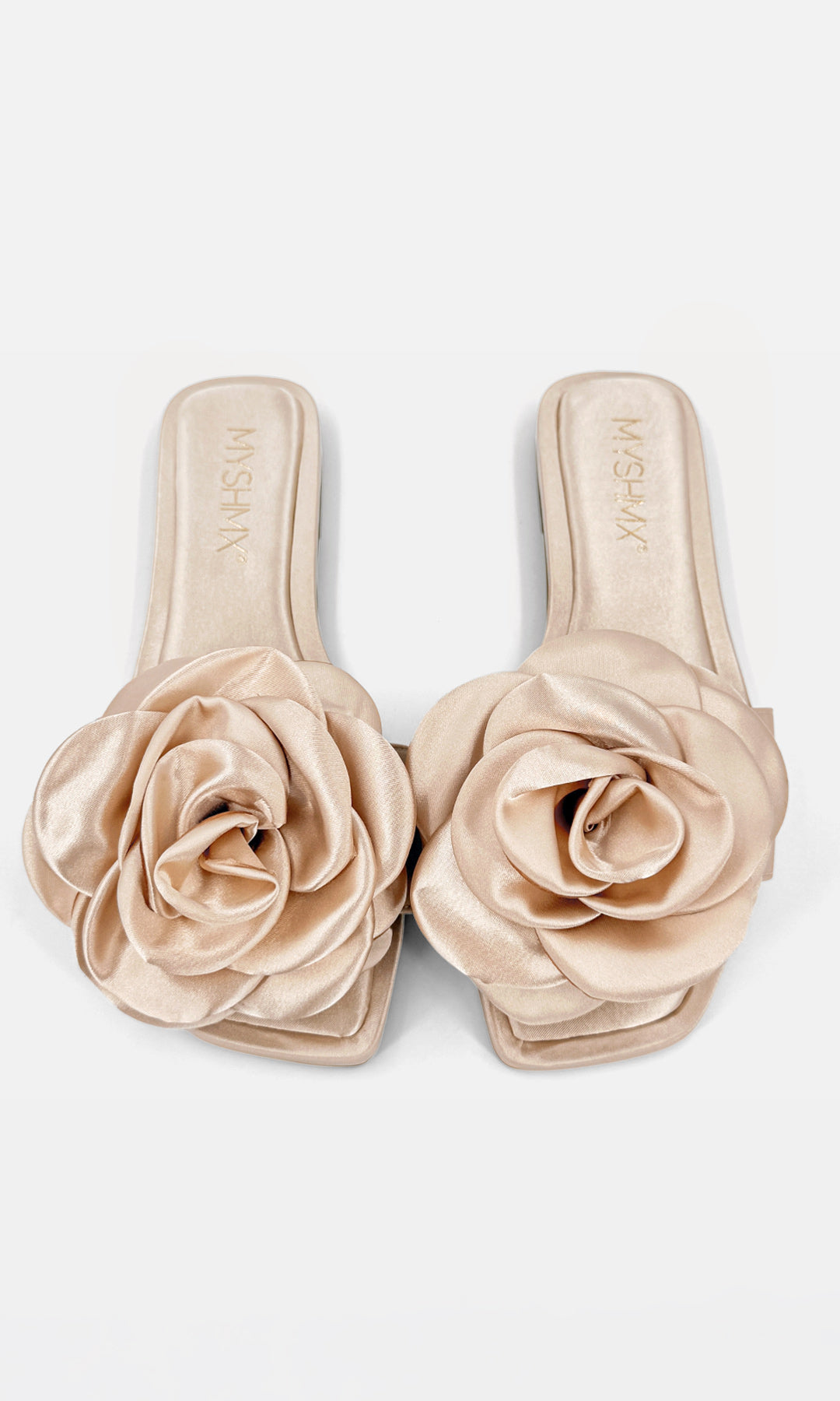 ROMANCE CHANCLAS DE PUNTA CUADRADA CON DETALLE DE FLOR 3D EN STRAP ARRIBA DE LOS DEDOS Y DISEÑO DE METER PARA USAR EN DÍAS SOLEADOS 