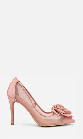ROSABELLE ZAPATILLAS CERRADAS DE PUNTA CERRADA CON TERMINACION PUNTIAGUDA PARA ALARGAR LAS PIERNAS Y TACON ALTO CON DETALLE DE FLOR 3D AL FRENTE