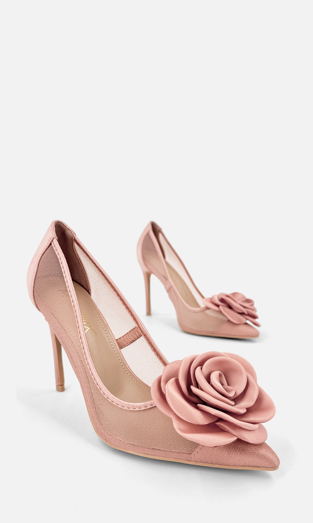 ROSABELLE ZAPATILLAS COLOR NUDE CONFECCIONADAS EN SATIN CON MESH Y DETALLE DE FLOR 3D EN PUNTA CERRADA POINTY CON TACON ALTO DE AGUJA 10.5 CM 