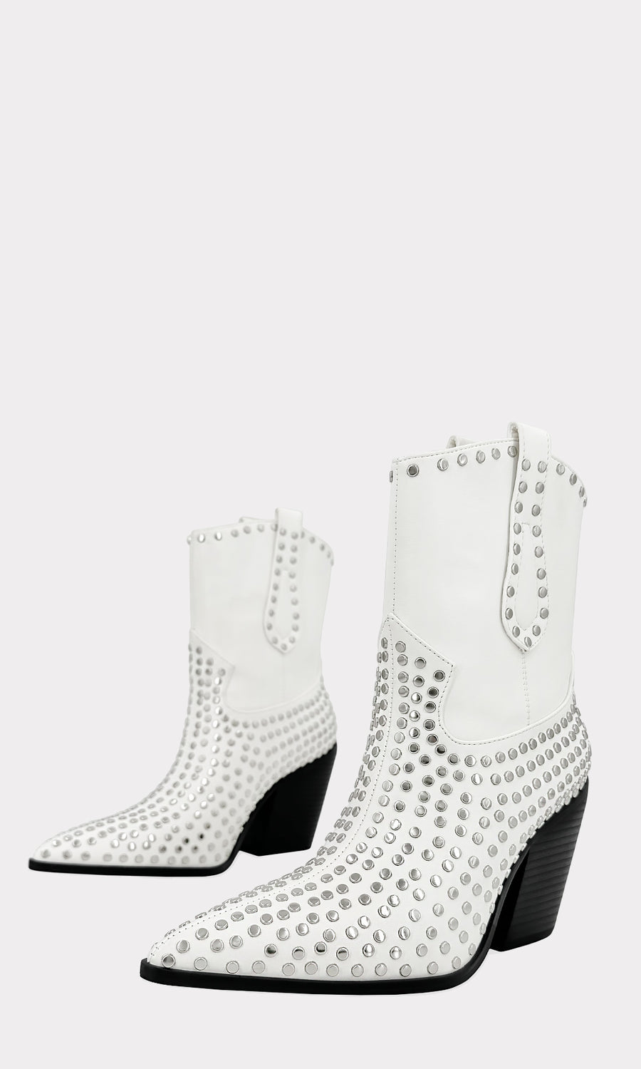 SAMARA COMO COMBINAR VESTIDO JERSEY ROJO DE MANGA LARGA CON BOTINES BIKER BLANCOS Y UÑAS ACRILICAS CORTAS PARA LUCIR CHIC