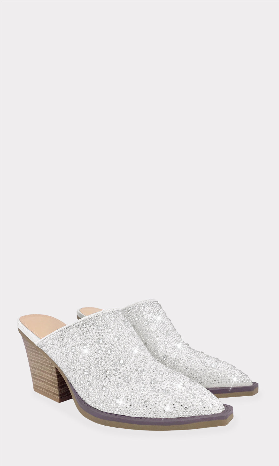 SASKIA TACON PLATA DE 8 CM CON DISEÑO DE METER Y TERMINACION POINTY HECHOS EN GAMUZA CON BRILLOS PEQUEÑOS AL FRENTE PARA USAR EN LA UNIVERSIDAD 