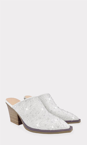 SASKIA TACON PLATA DE 8 CM CON DISEÑO DE METER Y TERMINACION POINTY HECHOS EN GAMUZA CON BRILLOS PEQUEÑOS AL FRENTE PARA USAR EN LA UNIVERSIDAD 