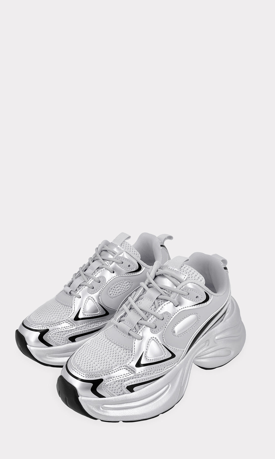 SHANNON DAD SNEAKERS PLATEADOS CON DETALLES DE MALLA ALREDEDOR Y RAYAS NEGRAS CON PLATAFORMA REDONDA DE 4 CM PARA DAMA
