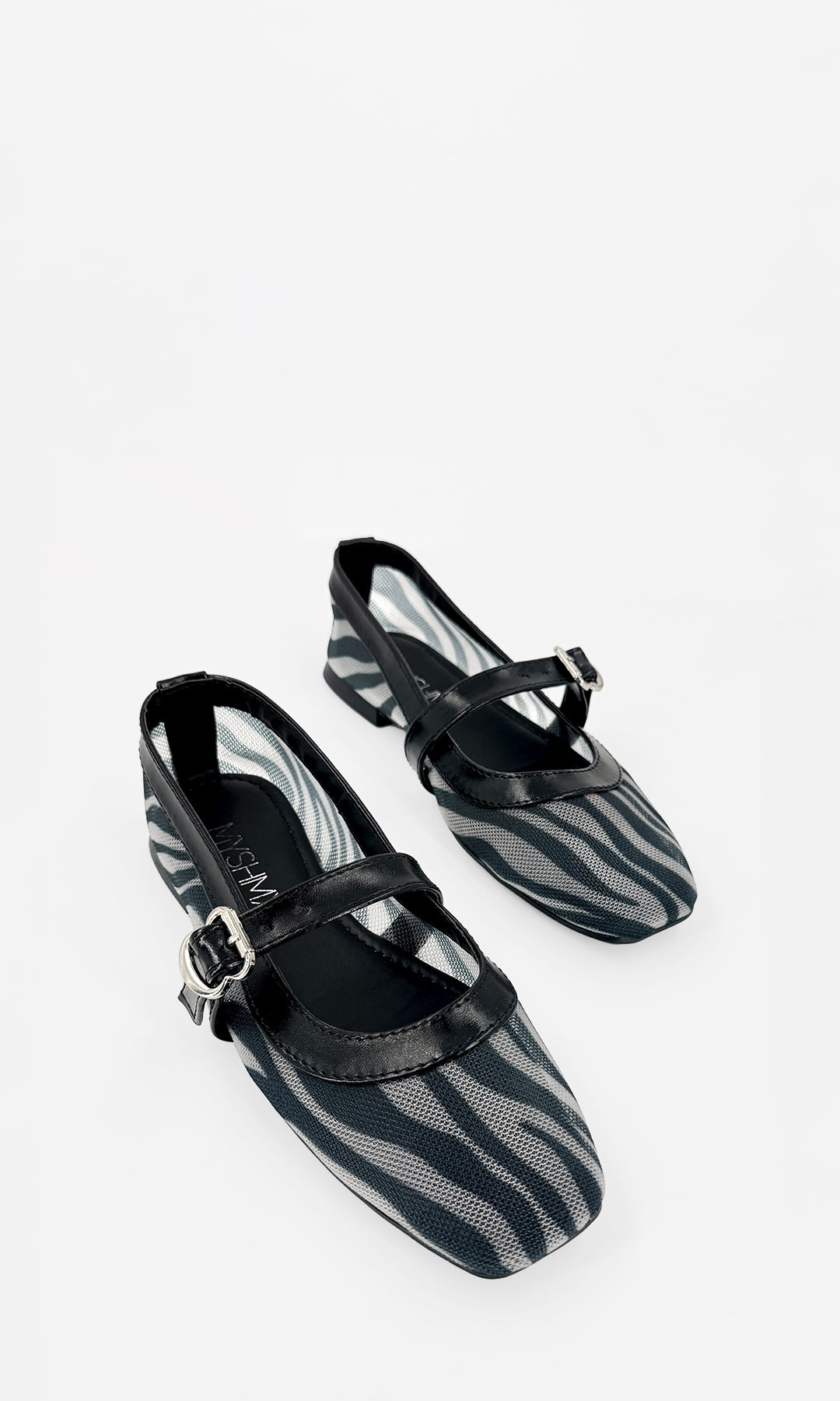 SOLSTICE ZAPATILLAS PLANAS DE PUNTA CERRADA TIPO MARY JANE CON CORREA EN EMPEINE PARA USAR CON JEANS 