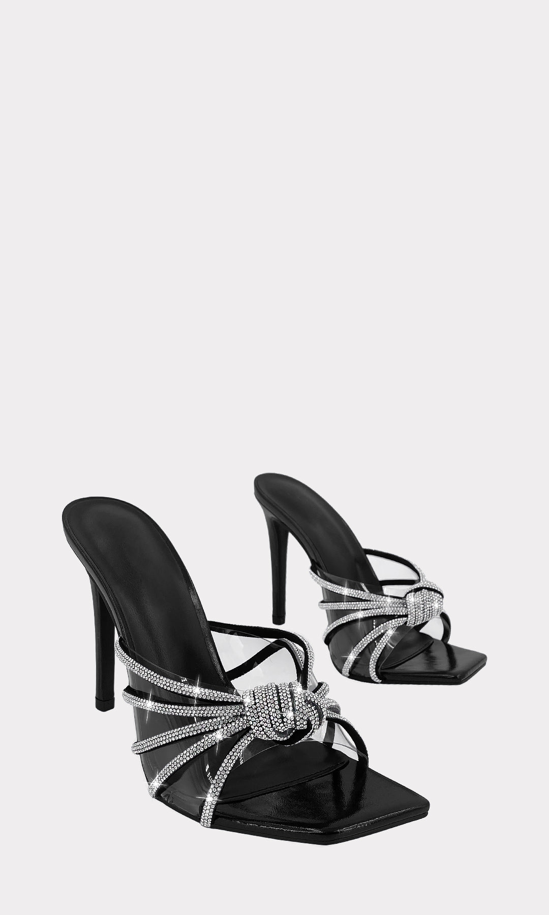SULLY ZAPATILLAS NEGRAS CONFECCIONADAS EN VINIPIEL CON BRILLOS EN STRAP DE MICA TRANSPARENTE Y PUNTA CUADRADA PARA USAR CON VESTIDO DE NOCHE 