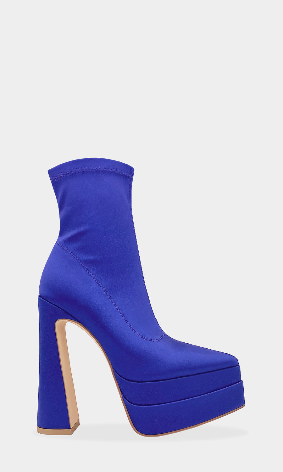 SUPREME BOTAS DE DOBLE PLATAFORMA PARA COMBINAR CON PANTALONES DE CHAROL EN UN LOOK SEXY