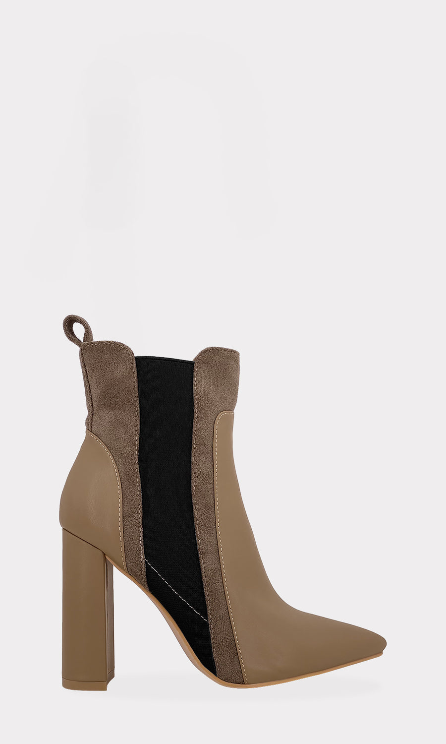 TESSA COMO COMBINAR BOTINES COLOR TAUPE DE TACON ALTO CON FALDA CORTA Y BLUSA NEGRA DE MANGA LARGA PARA LUCIR FASHION EN DATES