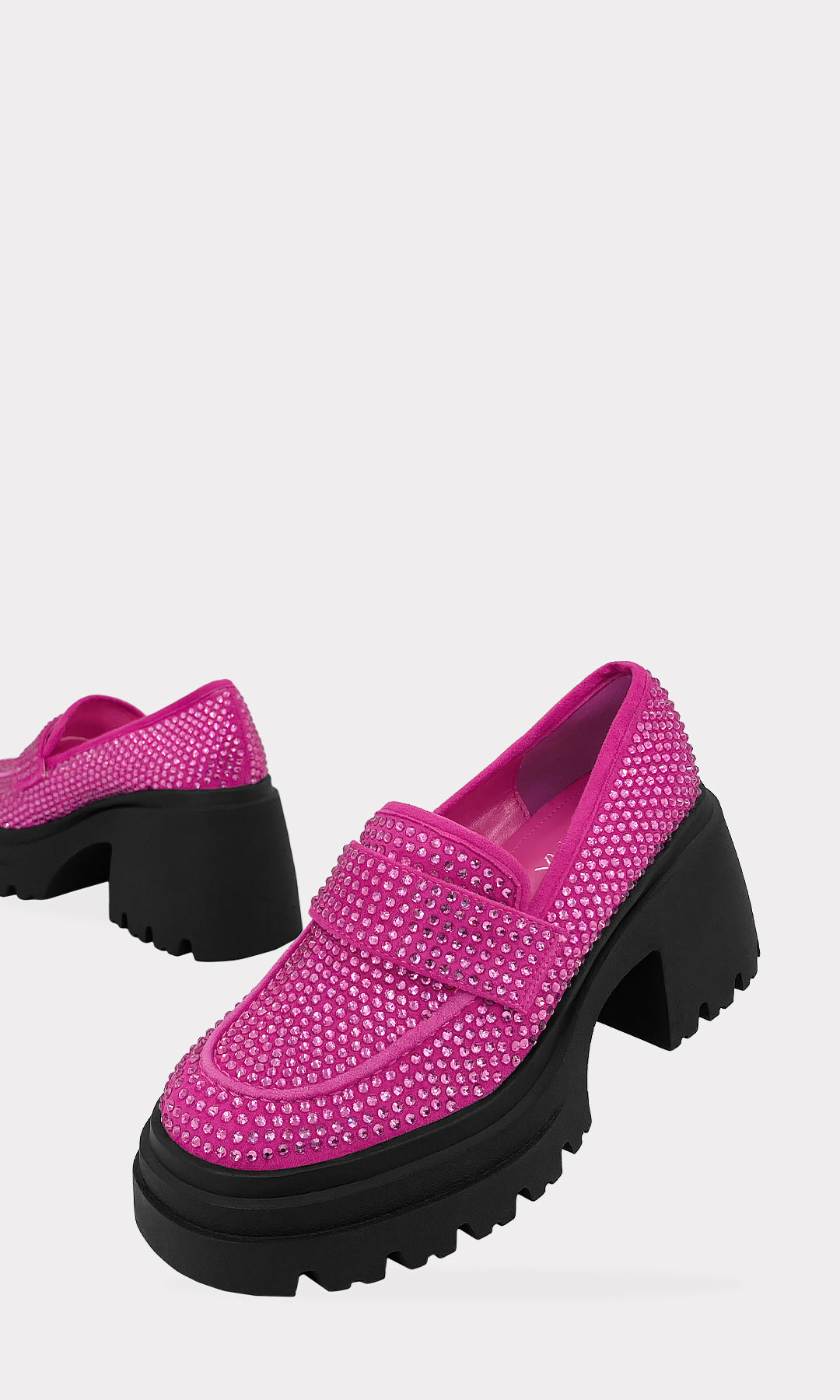 TUXEDO LOAFERS ROSAS CONFECCIONADOS EN GAMUZA CUBIERTOS DE BRILLOS AL TONO CON DISEÑO SLIP ON Y PLATAFORMA DE PUNTERA REDONDA PARA MUJER