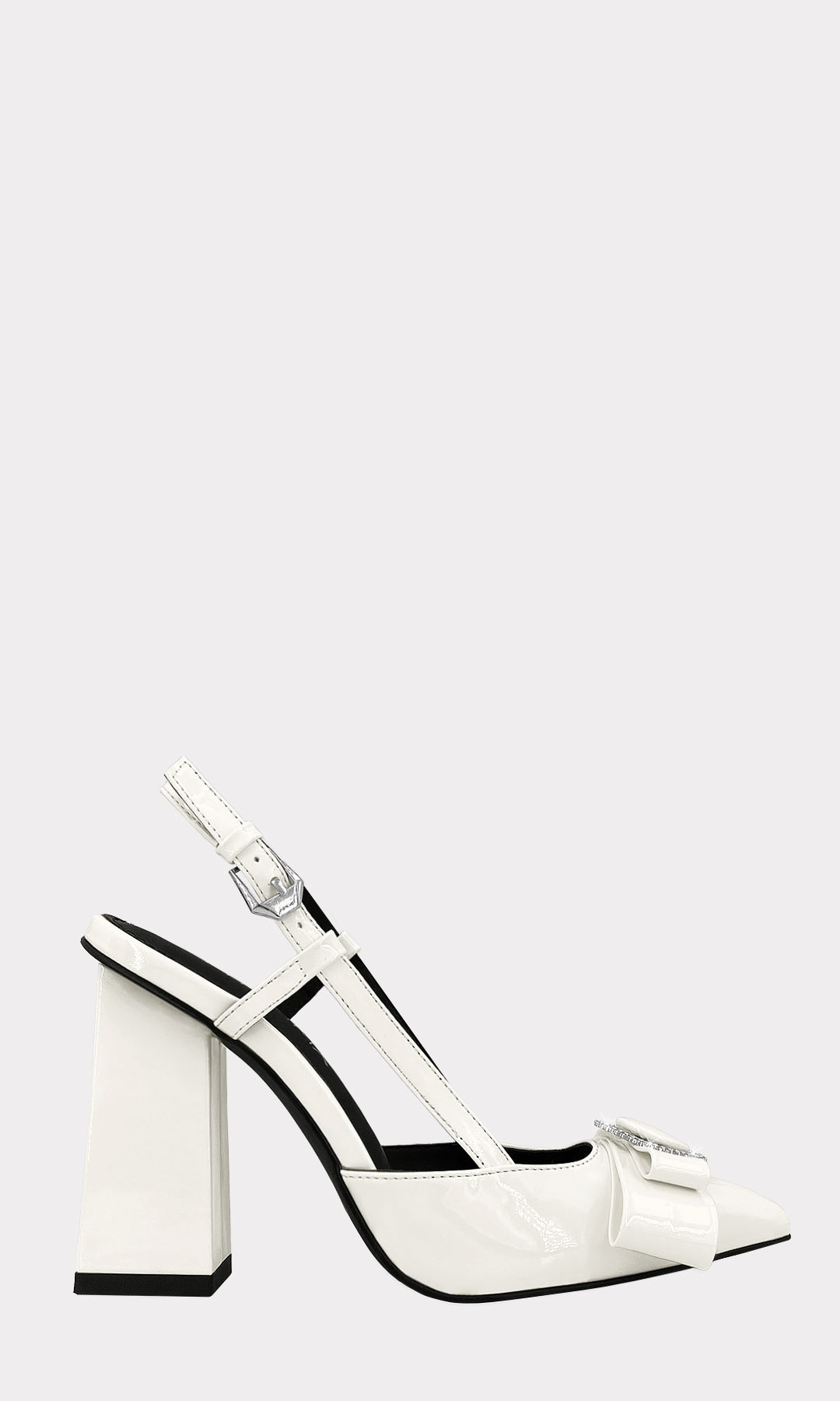 VANNITY SLINGBACK DE TACON ALTO CON DETALLE DE BRILLOS EN MOÑO XL AL FRENTE DE TERMINACION PUNTIAGUDA Y CINTA TALONERA AJUSTABLE