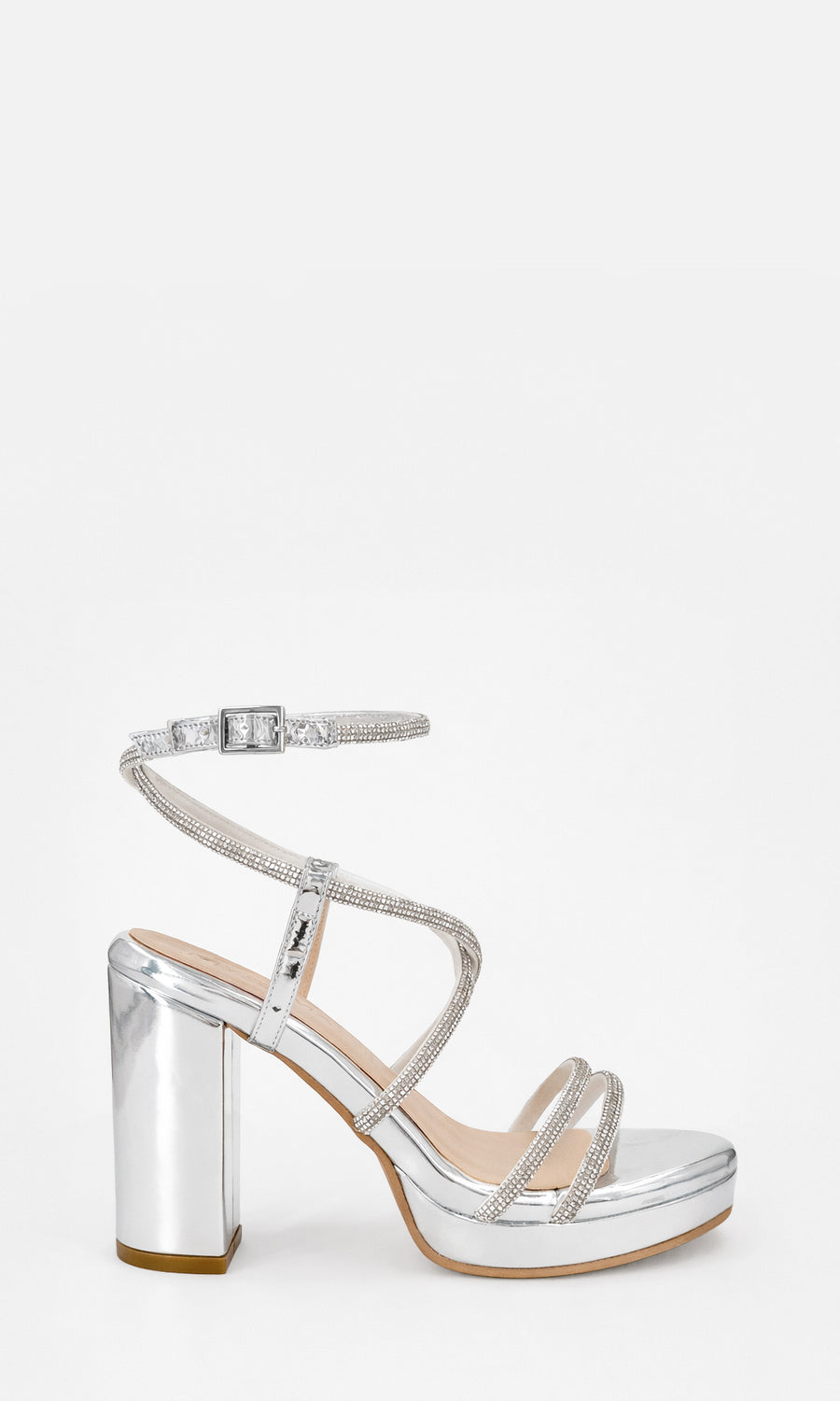 VOGUE CHICA LUCE ZAPATILLAS PLATEADAS DE PLATAFORMA CON TACON CUADRADO MIENTRAS LUCE PANTALON NEGRO DE MESH Y BRILLOS