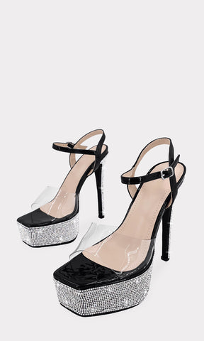 YADIRA ZAPATILLA NEGRAS CON PLATAFORMA DE 4 CM CONFECCIONADAS EN CHAROL Y HEBILLA METALICA EN PULSERA TALONERA AJUSTABLE PARA MUJER FASHION