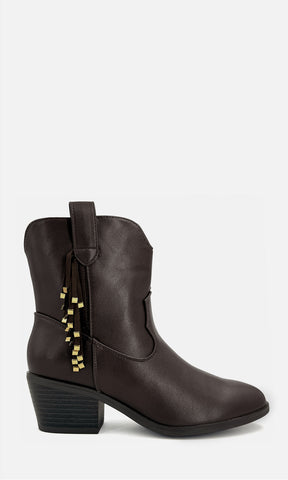 Botín vaquero AGATHA café para mujer en vinipiel con flecos decorativos y herrajes dorados, tacón ancho de 5.5 cm y diseño western cómodo para uso diario