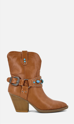Botín vaquero NAPA CAMEL para mujer en vinipiel con arnés, pedrería turquesa y tacón de 8 cm, vista lateral