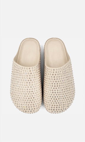 Vista superior de mule TIRAMISU NUDE para mujer en gamuza con pedrería brillante aplicada en toda la superficie