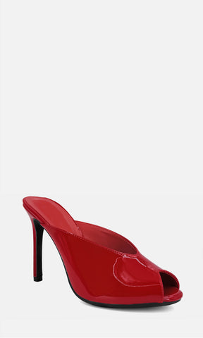 Zapatilla tipo mule MIREYA ROJO de charol con punta abierta y tacón fino de 10.5 cm, vista lateral