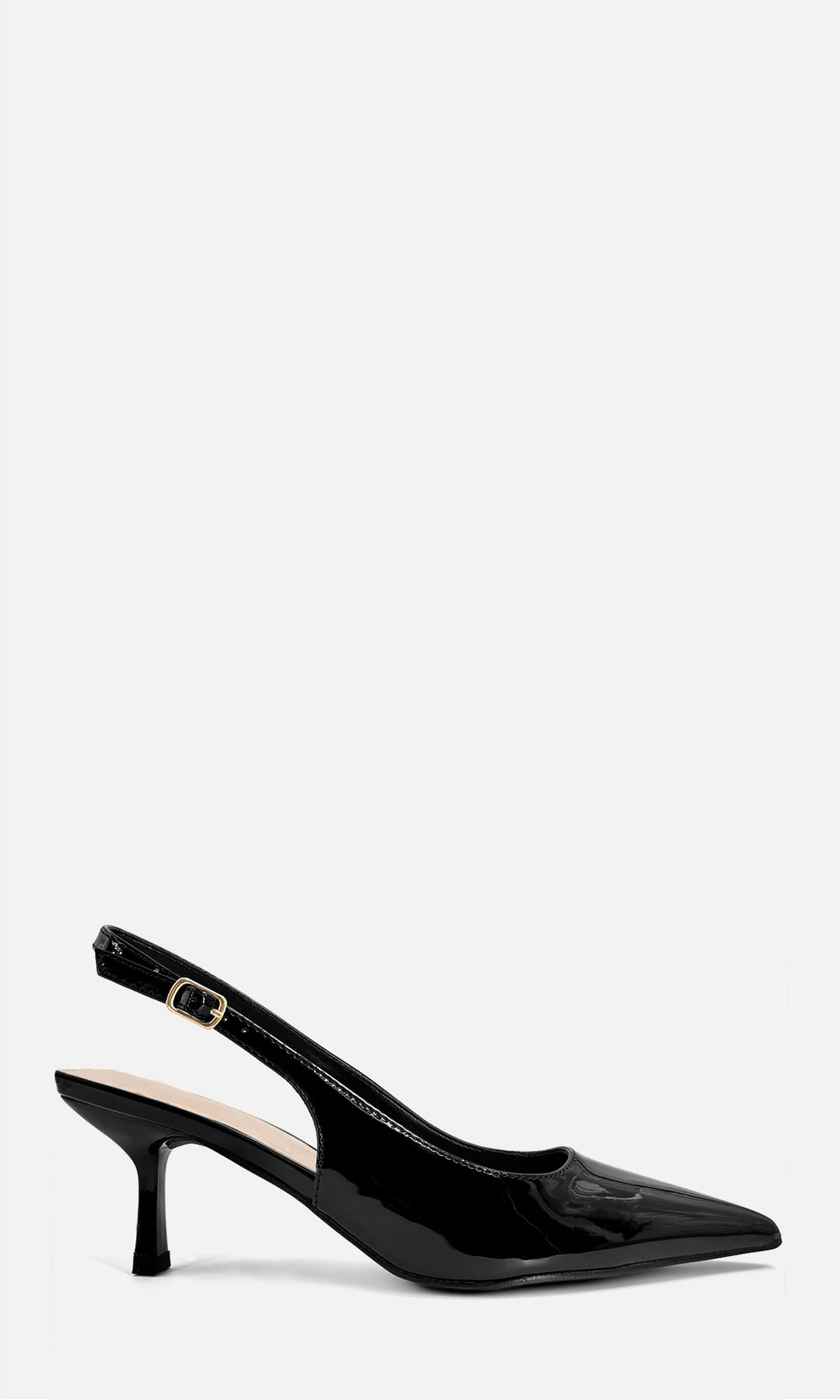 Zapatilla slingback JASMIN color negro de charol para mujer con punta fina, hebilla ajustable y tacón medio de 6.5 cm