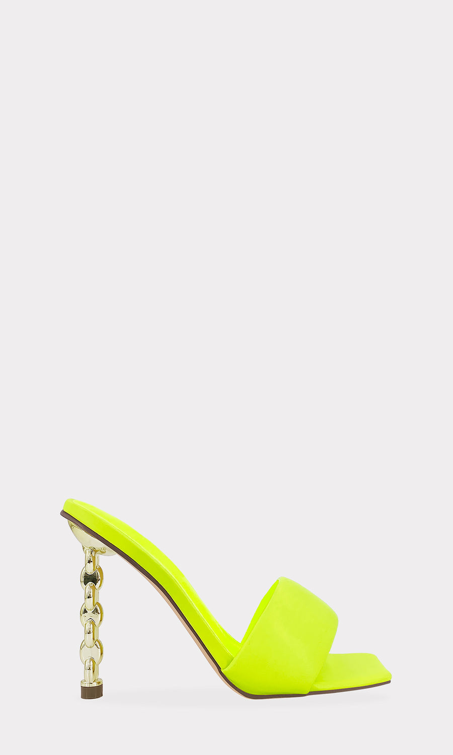 CARAMEL HEELS DE VINIPIEL AMARILLO NEON CON TACON DORADO Y PUNTA CUADRADA PARA COMBINAR CON VESTIDOS DE HOLANES EN PRIMAVERA