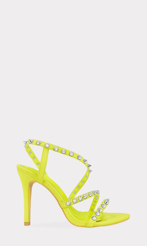DANNA HEELS DE TACON DELGADO Y VARIOS STRAPS AL FRENTE CON ESTOPEROLES PUNTIAGUDOS 