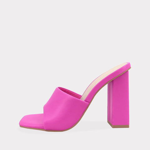 DILLION ZAPATILLAS DE METER CON PUNTA CUADRADA Y CINTA GRUESA EN LOS DEDOS 