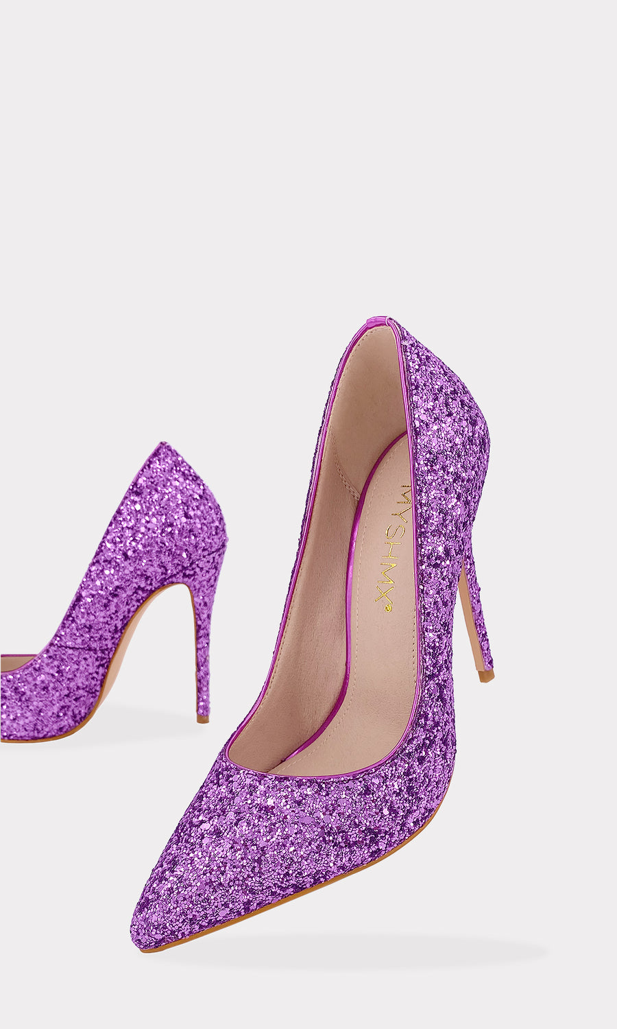 DISCO GLITTER HEELS COLOR MORADO CON PUNTA EN PICO PARA LUCIR CON MOM JEANS RASGADOS EN LOOKS CASUALES 