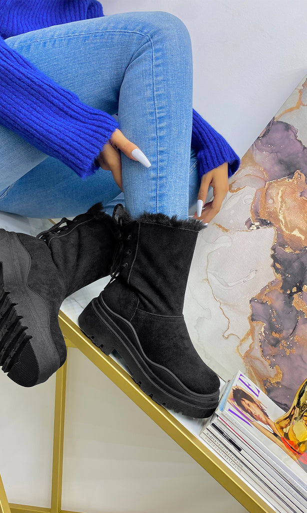 LUCIANNE BOTAS DE GAMUZA NEGRA CON TACON PEQUEÑO PARA USAR CON SKINNY JEANS EN LOOKS RELAJADOS