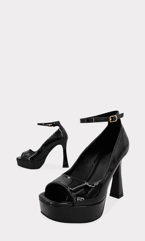 PARALLEL HEELS DE CHAROL NEGRO CON PLATAFORMA DE 3 CM Y TALON CUBIERTO PARA USAR CON TRAJE SASTRE