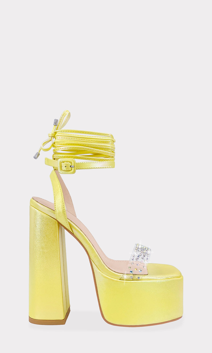 SASSY HEELS DE VINIPIEL HOLOGRAMA COLOR AMARILLO CON LACE UP Y TACON ACAMPANADO PARA COMBINAR CON VESTIDOS DE FLORES