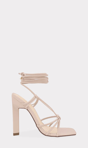 TRINA HEELS DE VINIPIEL COLOR NUDE CON TACON TRIANGULAR DE 11 CM Y TALON DESCUBIERTO